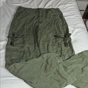 NWOT - American Eagle Green Cargo Pants
